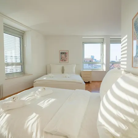 Zentrale Grosszuegige Penthousewohnung Fuer 8 Personen * 브레멘