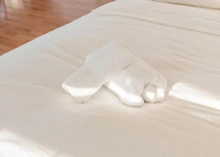 Zentrale Grosszuegige Penthousewohnung Fuer 8 Personen *