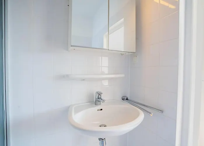 Zentrale Grosszuegige Penthousewohnung Fuer 8 Personen * Brémy