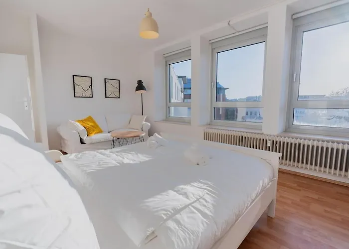 Zentrale Grosszuegige Penthousewohnung Fuer 8 Personen * 不莱梅