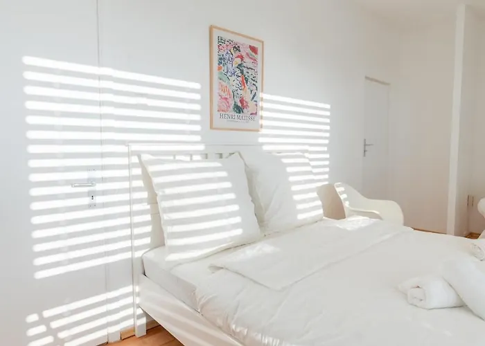 Zentrale Grosszuegige Penthousewohnung Fuer 8 Personen *