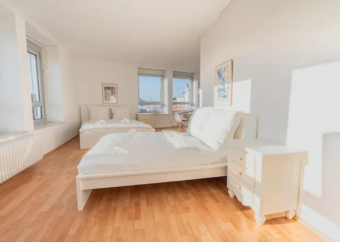 Zentrale Grosszuegige Penthousewohnung Fuer 8 Personen 公寓 *